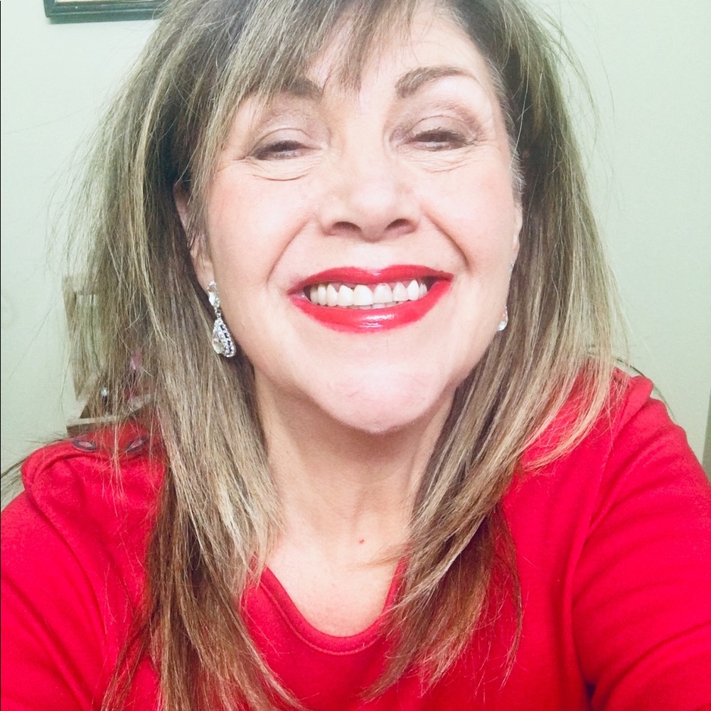 Meet your Posher, Angela